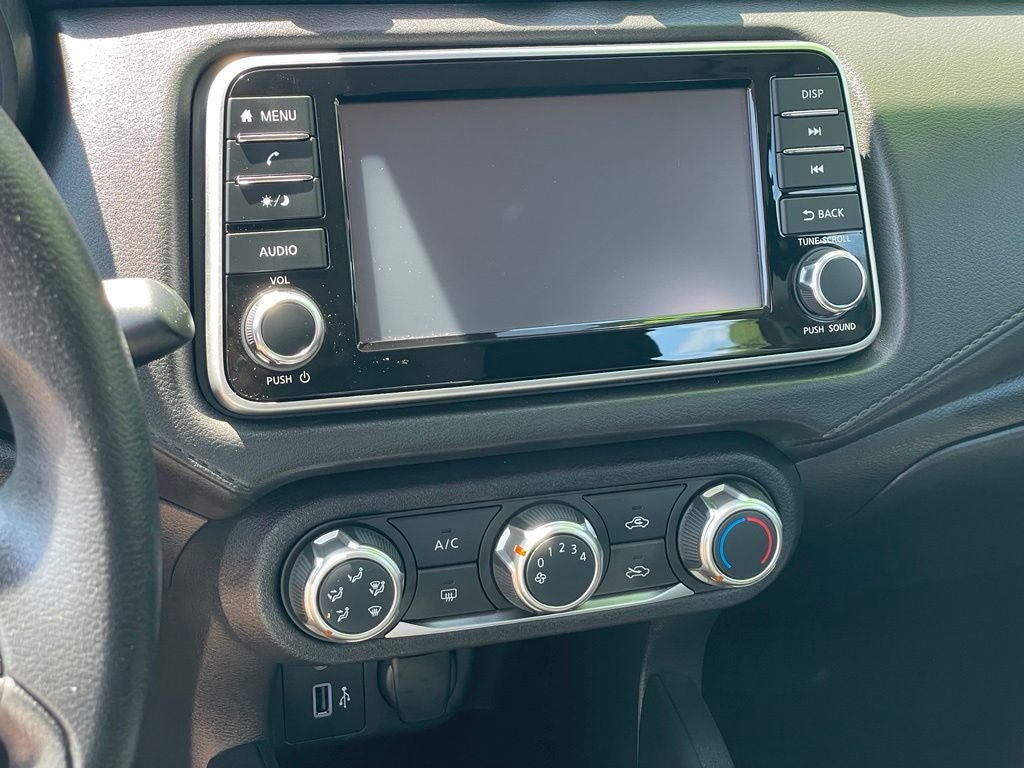 2024 Nissan Versa 1.6 S S Plus package