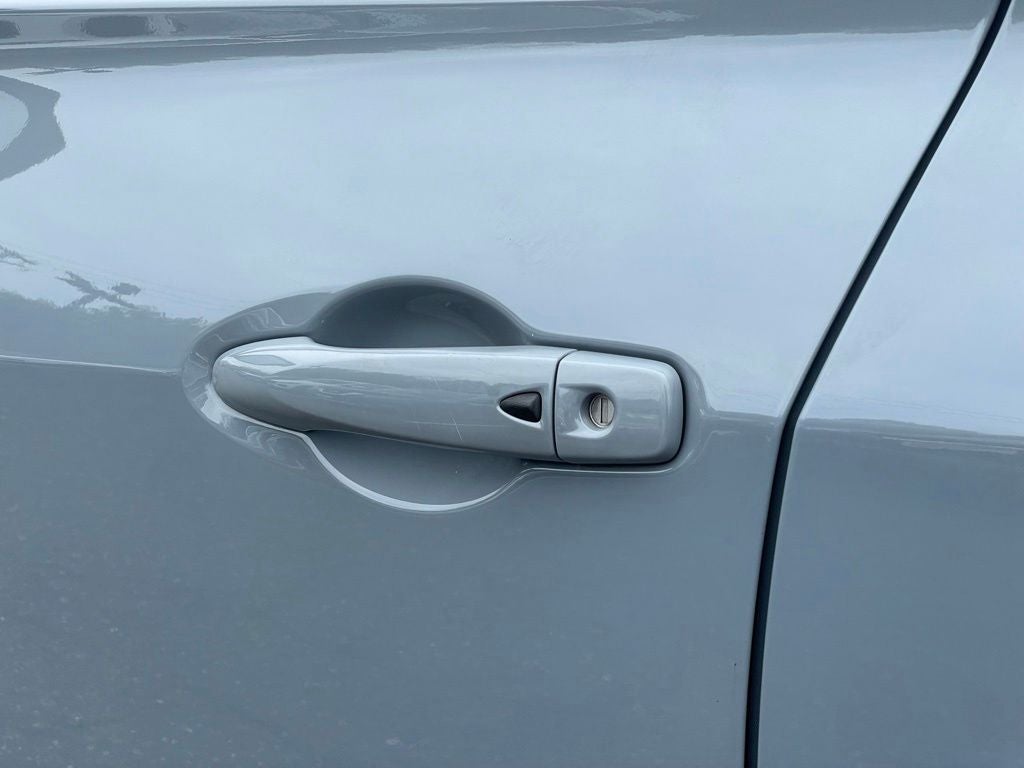 2023 Nissan Kicks SV Two-Tone Paint