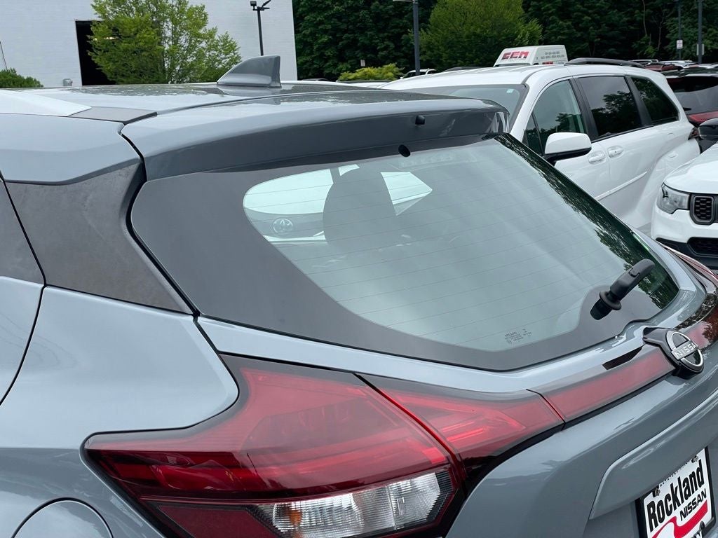 2023 Nissan Kicks SV Two-Tone Paint