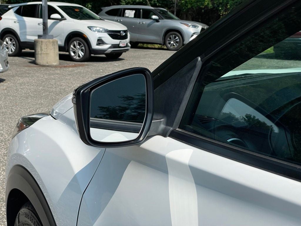 2021 Nissan Kicks SR