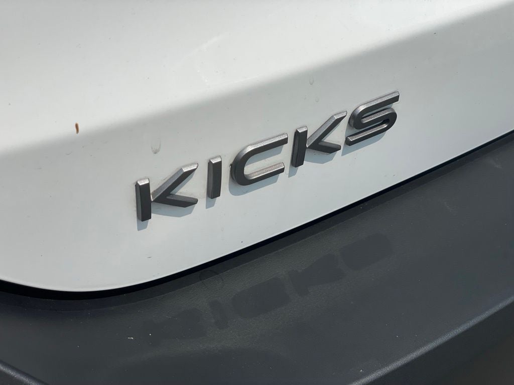 2025 Nissan Kicks S