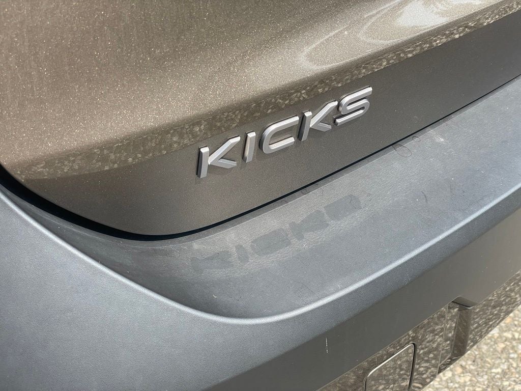 2025 Nissan Kicks S