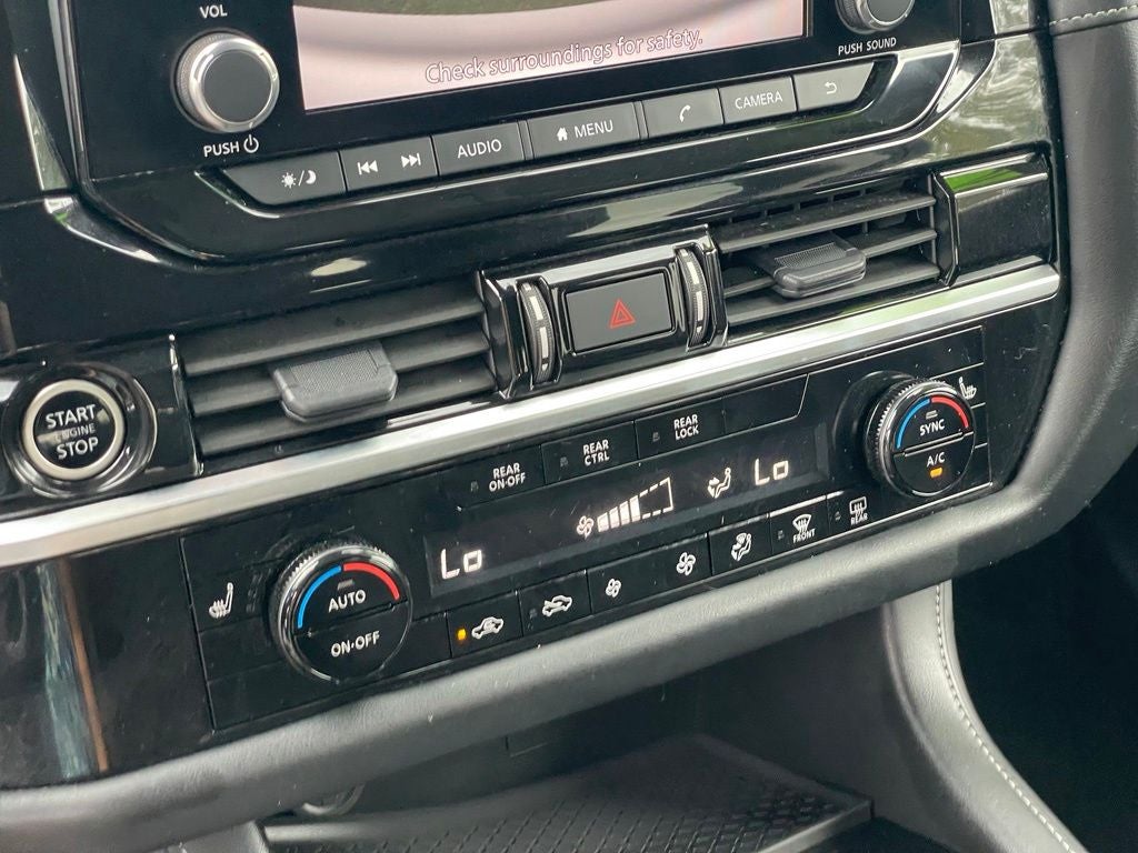 2024 Nissan Pathfinder SV