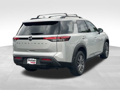 2024 Nissan Pathfinder SV
