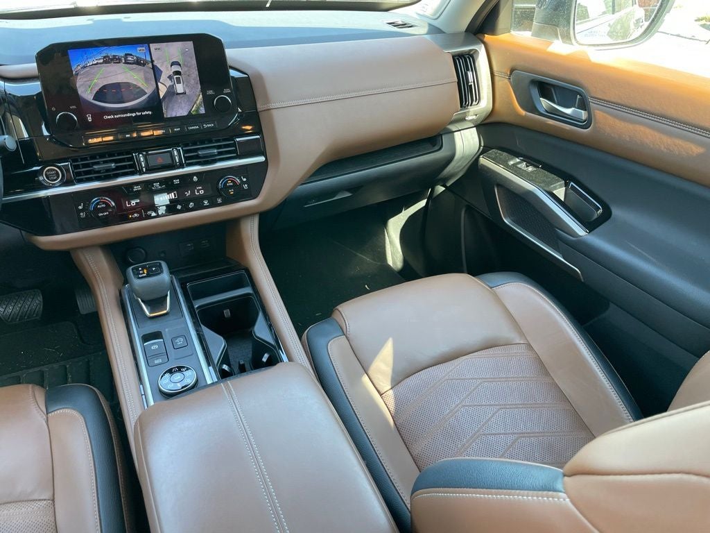 2023 Nissan Pathfinder Platinum