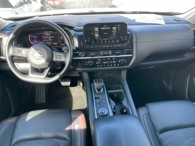 2022 Nissan Pathfinder Platinum