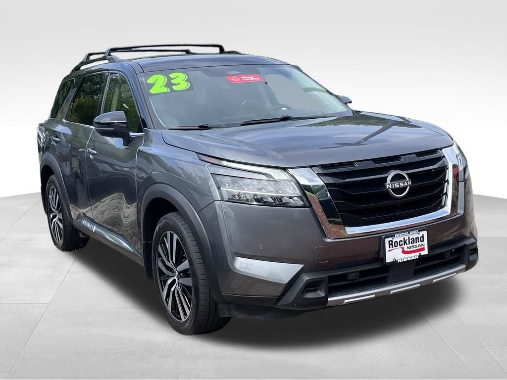 2023 Nissan Pathfinder Platinum