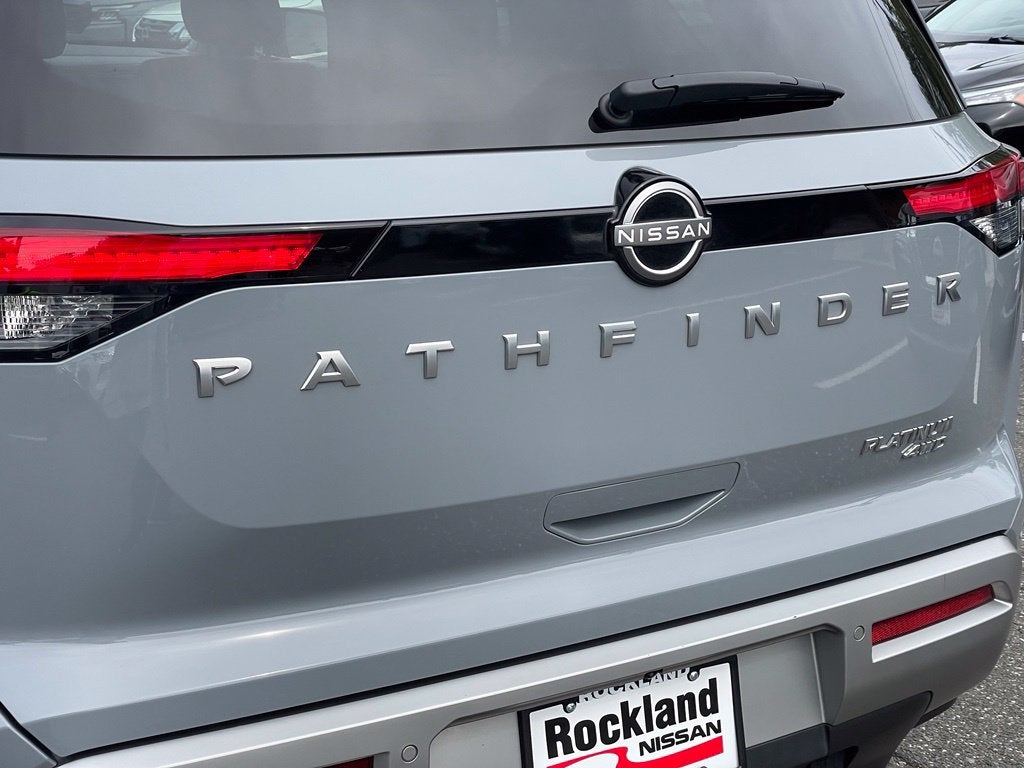 2025 Nissan Pathfinder Platinum