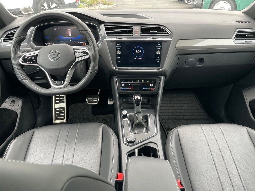 2024 Volkswagen Tiguan 2.0T SE R-Line Black