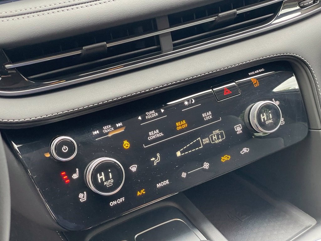 2025 INFINITI QX60 LUXE