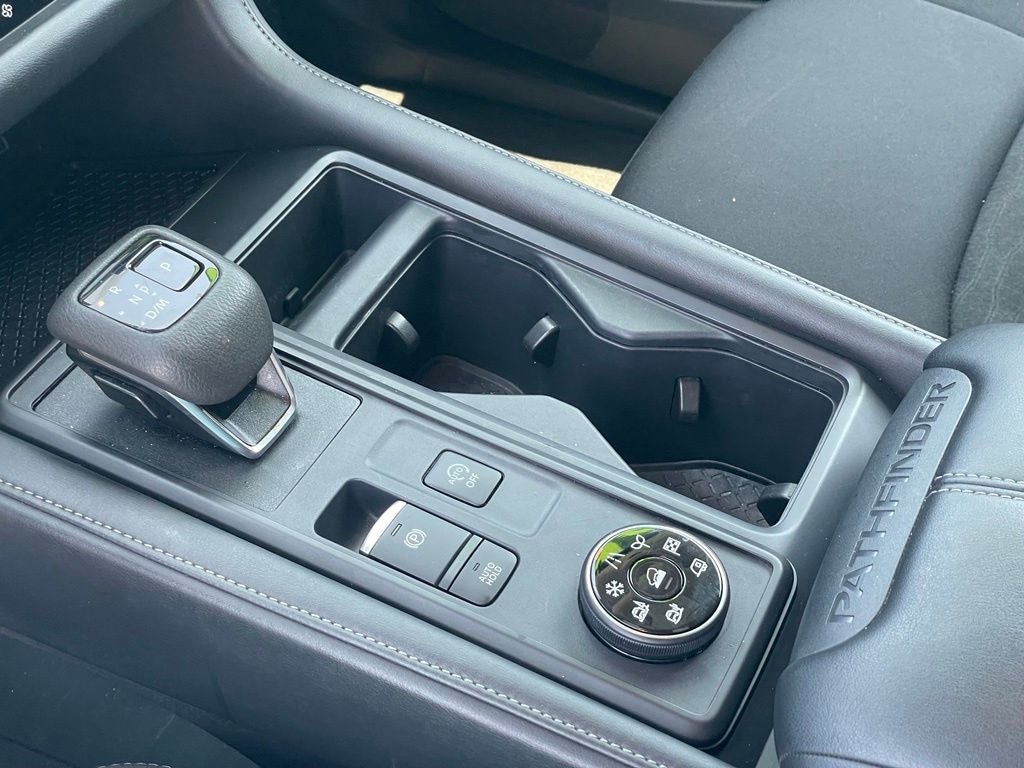 2025 Nissan Pathfinder S