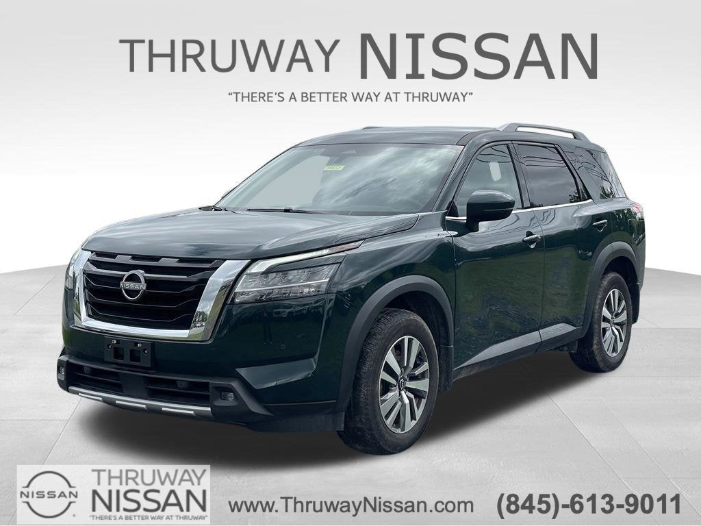 2025 Nissan Pathfinder SL