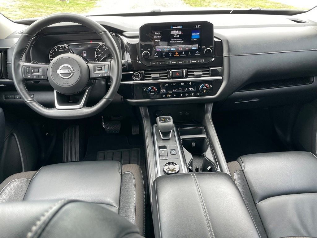 2022 Nissan Pathfinder SL