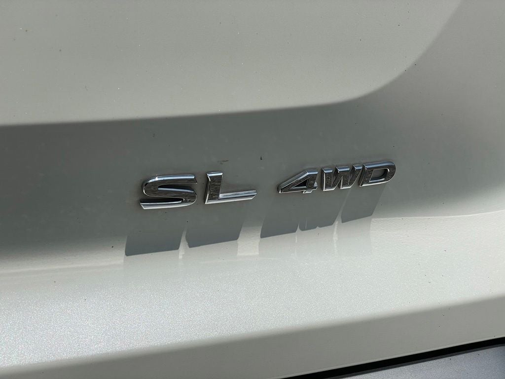 2022 Nissan Pathfinder SL