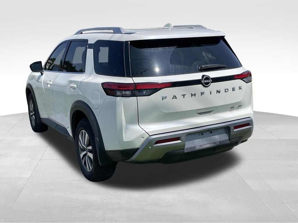 2022 Nissan Pathfinder SL