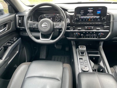 2022 Nissan Pathfinder SL