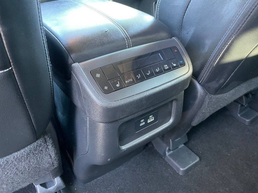 2024 Nissan Pathfinder SL premium