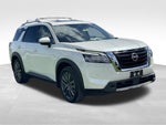 2024 Nissan Pathfinder SL premium