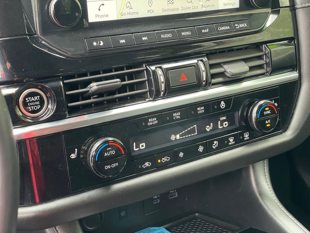 2023 Nissan Pathfinder SL Premium
