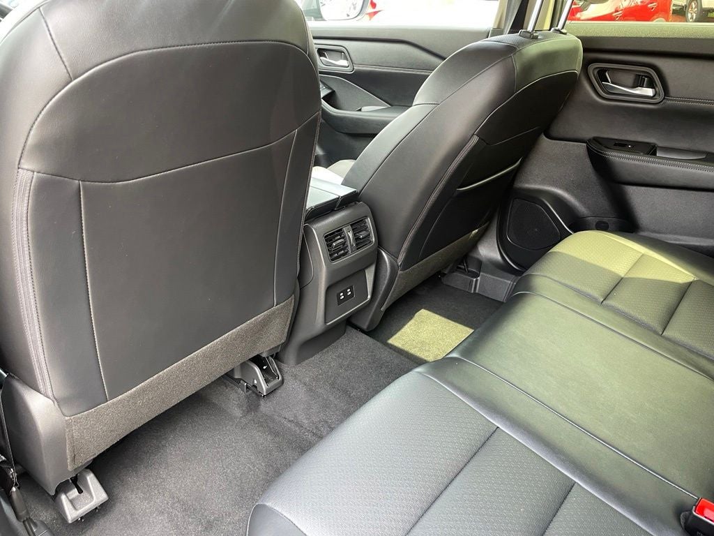 2025 Nissan Rogue SV Premium