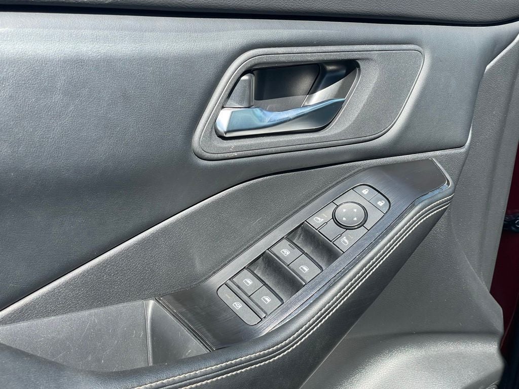 2025 Nissan Rogue SV Cloth Seating