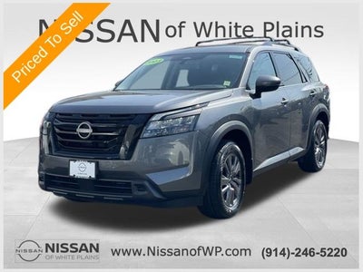 2023 Nissan Pathfinder SV