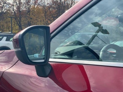 2023 Nissan Pathfinder SL w/Cross Bars