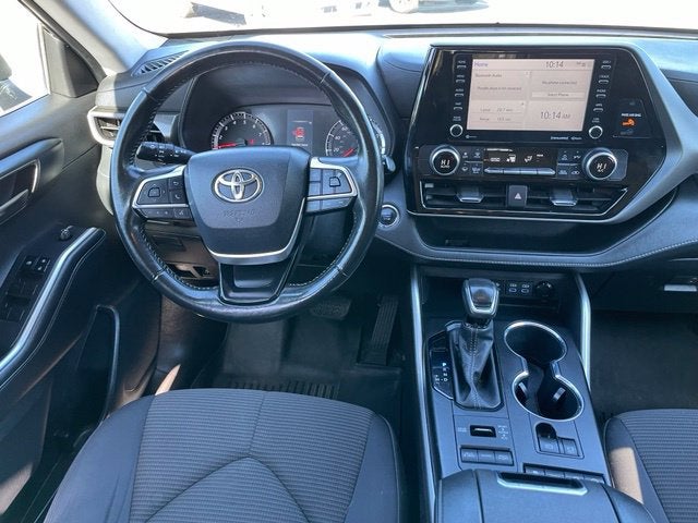 2022 Toyota Highlander LE